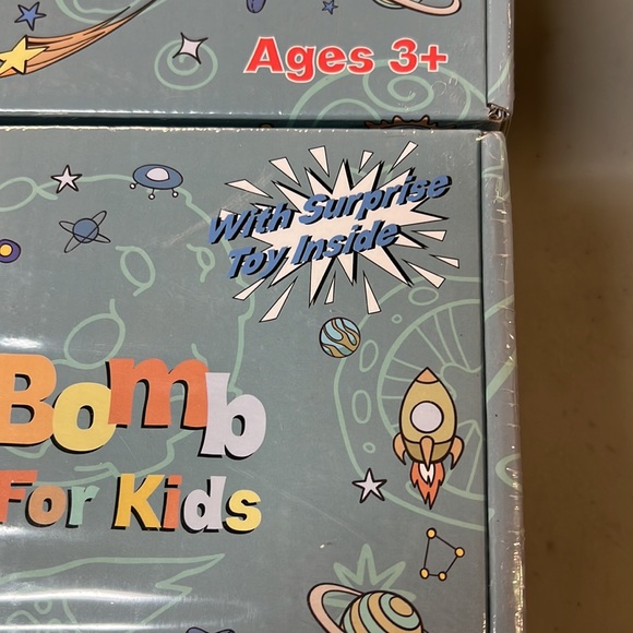 Two Boxes Bath Bomb ReechTree with Toys - Picture 3 of 5